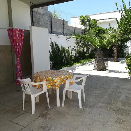 Vacanze Loc. Titi Ferienhaus *
